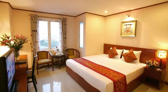 Huy Hoang Hotel, Забронировать Отель Отели Танбинь с парковкой, Парковка