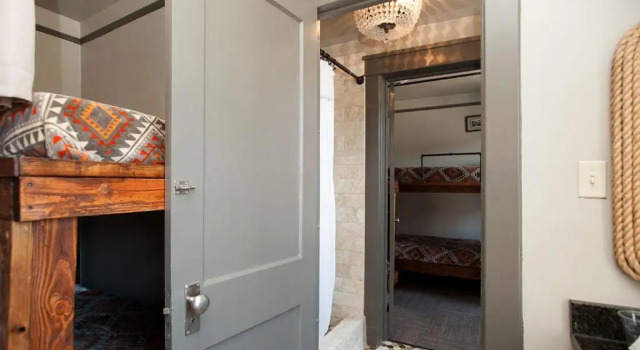Кровать в общем номере (мужской номер) Gardner Hotel & Hostel
