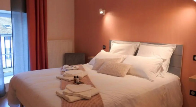 Gîte Colombey-les-Deux-Églises, 6 pièces, 10 personnes - FR-1-611-45, Rezervovat Hotel Colombey-les-deux-Églises 