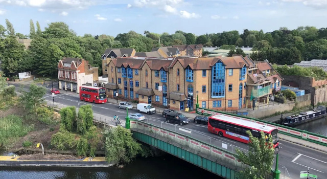 Двухместный номер Premium с балконом и с видом на канал Holiday Inn London Brentford Lock by IHG