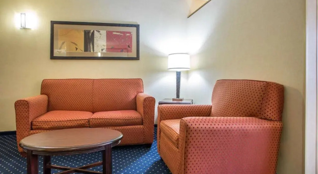 Номер Standard Howard Johnson by Wyndham Merrillville