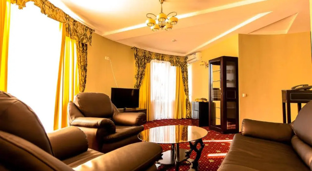 Dvorik Leva, Prenota Hotel Truskavec' 