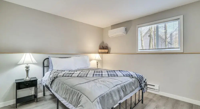 Stylish Tobyhanna Home w/ Fire Pit + Lake Access!, Buchen Sie Hotel Tobyhanna 