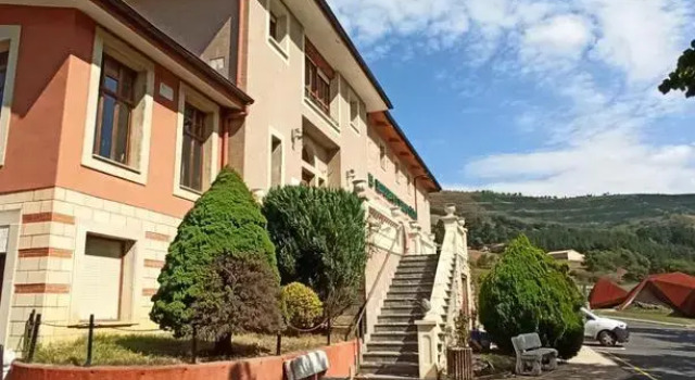 Hotel Erreka Gueñes, Rezerwuj Hotel Hotele w Baskonia z parkingiem, Parking