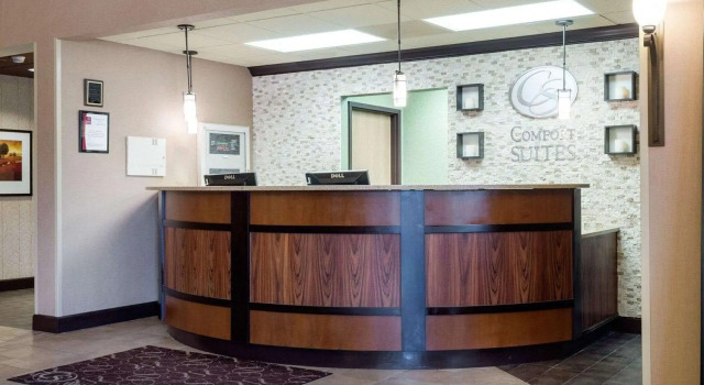 Russell Inn and Suites, Забронировать Отель Старквилл Миссисипи, рядом с Музей наследия округа Октибеха