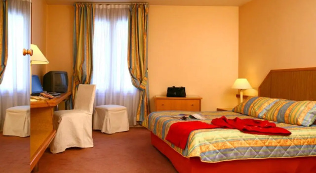 Одноместный номер Standard Hotel Fertel Etoile