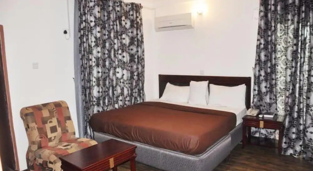 Номер Deluxe Denami Suites