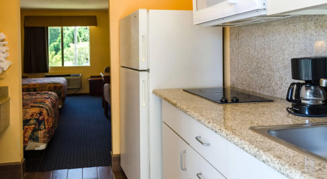 Четырёхместный номер Standard Rodeway Inn Vicksburg
