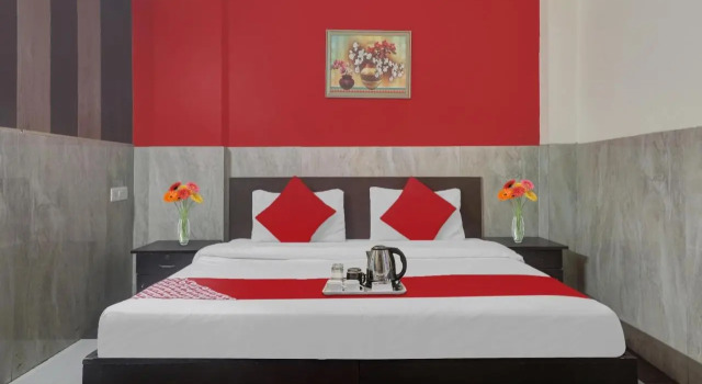 Oyo Flagship 92975 Hotel Small Town