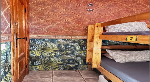 Los Amigos Hostel Tenerife, Book Hostel / Vandrerhjem Granadilla de Abona Costa Adeje