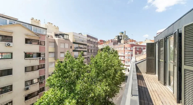 Modern 1BD w AC & Balcony