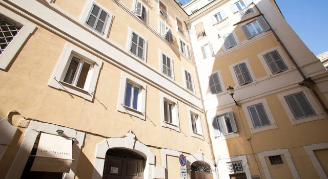 Fontana Di Trevi Luxury Apartments, Забронировать Апартаменты/квартира Треви Рим, рядом с Посольство США в Риме