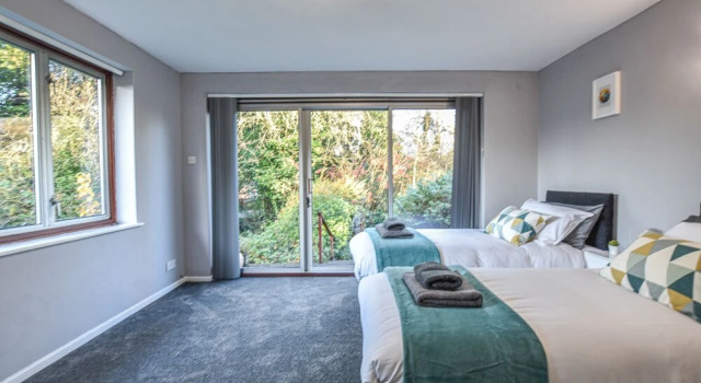 Lovely Spacious 4bed Home Manchester, Buchen Sie Ferienhaus Newton-le-Willows England