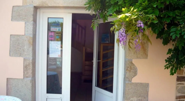 Au calme aux chambres de Kerantum avec cuisine ¿isposition., Rezerwuj Bed and Breakfast Douarnenez 
