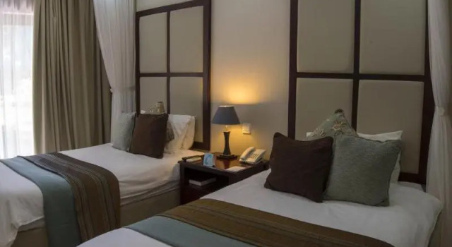 Двухместный номер Standard с балконом и с видом на реку Azambezi River Lodge