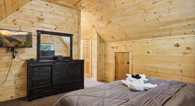 Creekside Manor 3 Bedroom Cabin by RedAwning, Забронировать Дом для отпуска Коттеджи Гатлинберг, Коттедж