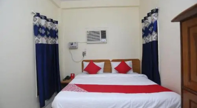 Oyo 23577 Hotel Awadh, Забронировать Отель Пратапгарх штат Уттар-Прадеш