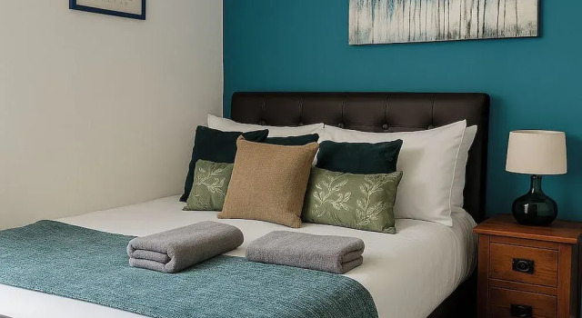 London Bow Apartment - Spacious 4 Bedrooms, Забронировать Апартаменты/квартира Отели Лондона с парковкой, рядом с ABBA Arena, Парковка