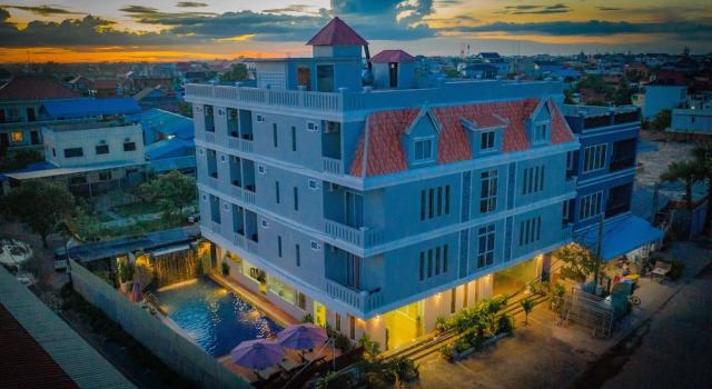 MidCity GoldenTown Hotel