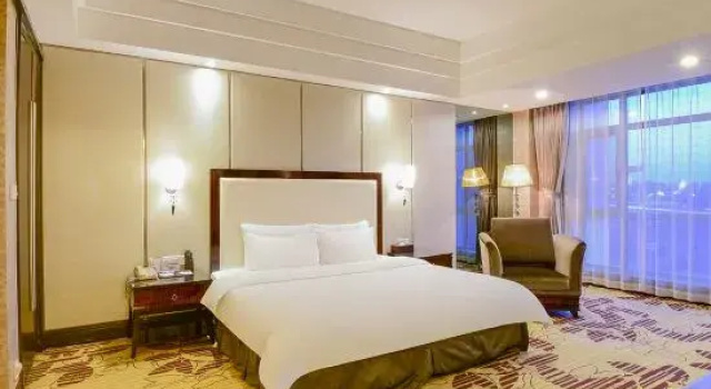 Люкс Executive Country Garden Phoenix Hotel Tongliao