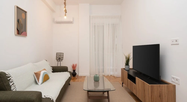 LIV - Comfortable Stylish Escape in Pagrati