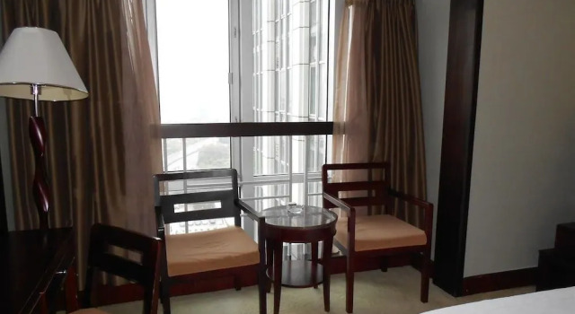 Jinhui Hotel, Rezerwuj Hotel Hotele w Shenzhen z parkingiem, Parking