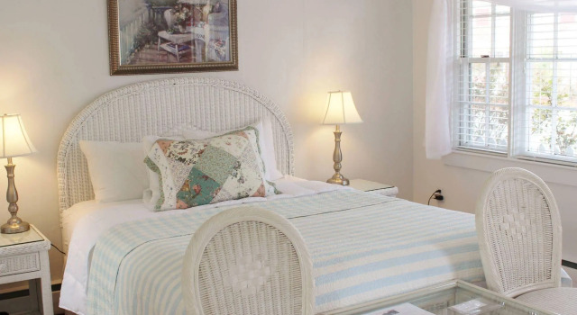 Red Horse Inn, Prenota Hotel Falmouth Cape Cod