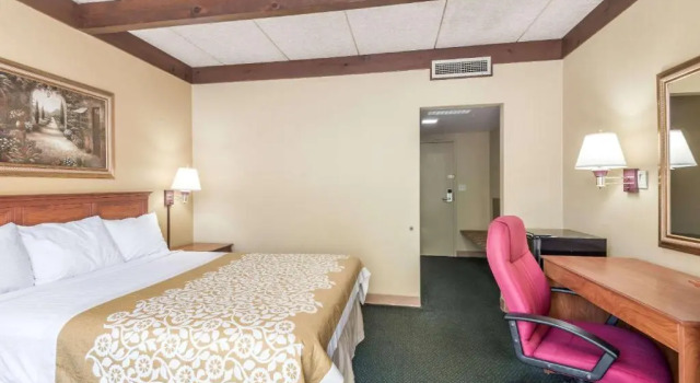 Двухместный номер Standard с балконом Days Inn by Wyndham Niles