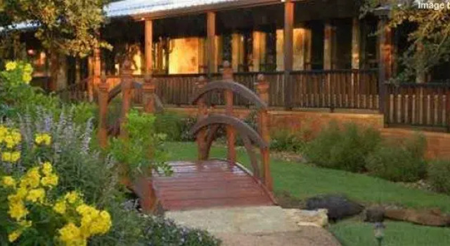4-D Guest Ranch, Buchen Sie Pension Waelder Texas