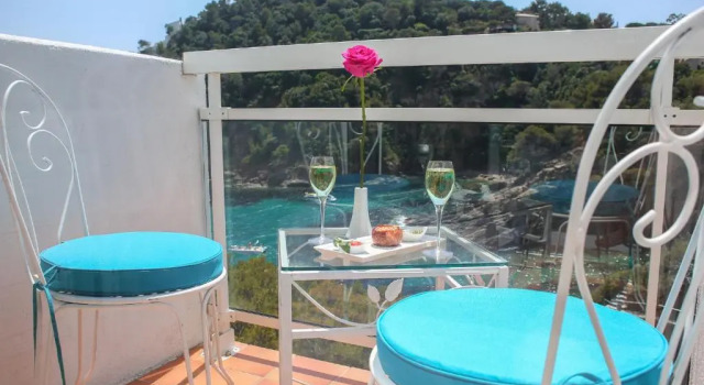 Двухместный номер Standard с балконом и с видом на сад Hotel La Calanque