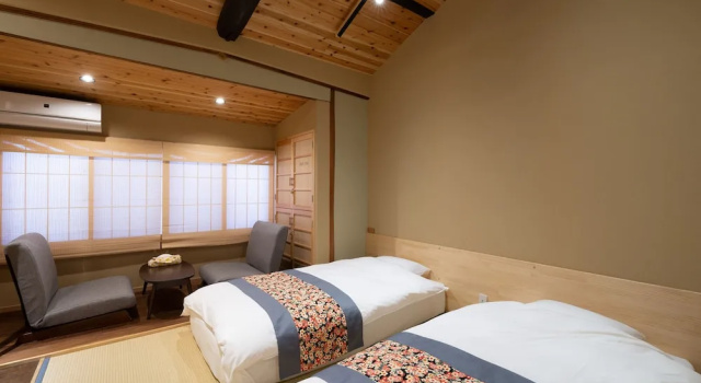 Номер Standard с балконом 至誠宿 SHISEI-JUKU Omiya-Gojo