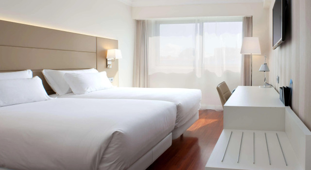 NH Pamplona Iruña Park, Prenota Hotel Pamplona Navarra, vicino a Yamaguchi Park