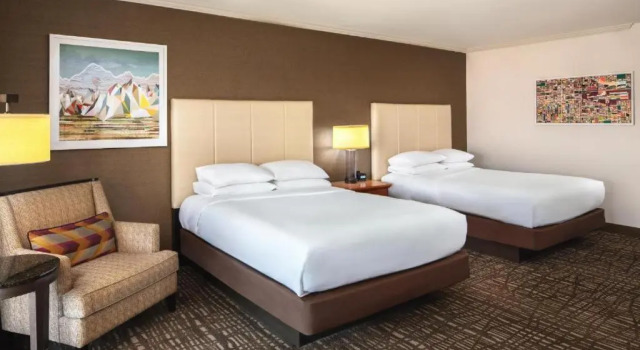 Двухместный номер Standard с балконом DoubleTree by Hilton Ontario Airport