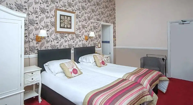 Номер Standard The Royal Hotel