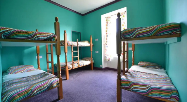 Кровать в общем номере (женский номер) Oban Backpackers