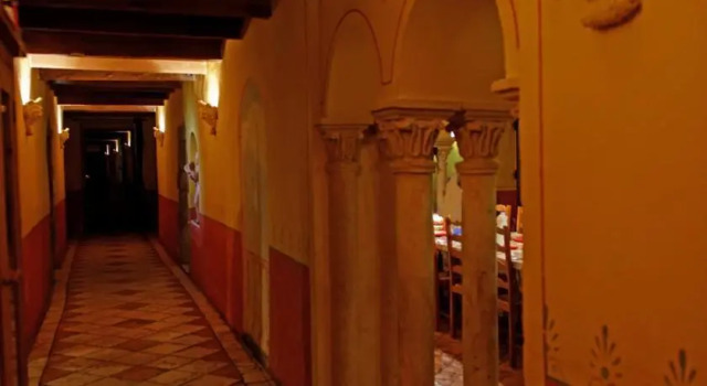 Lancien Couvent De Nozières, Prenota Hotel Nozieres Alvernia