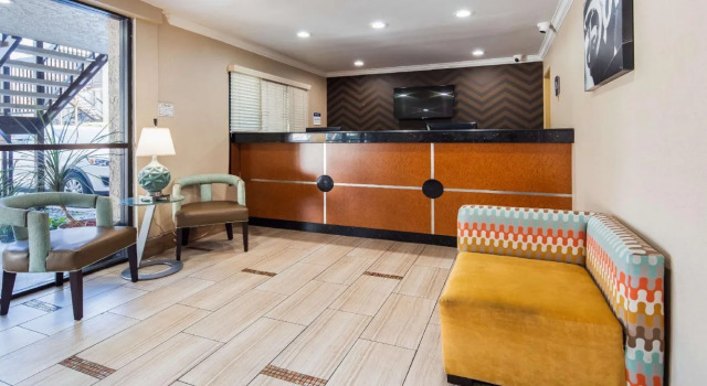Best Western Courtesy Hotel - Anaheim Resort Amusement Park, Забронировать Курортный отель Анахайм Disneyland California, рядом с Курорт Disneyland® Resort
