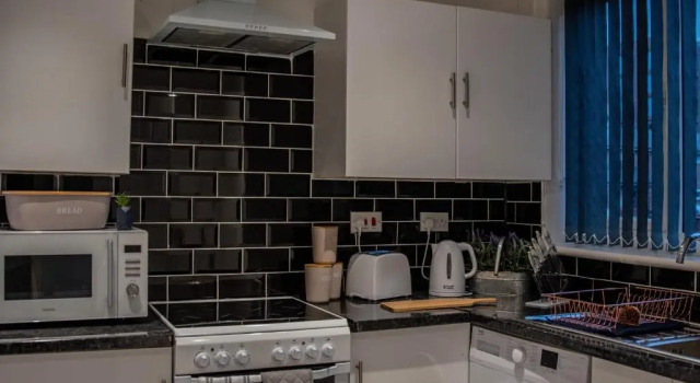 Коттедж BV Comfy Spacious 3 Bedroom House At Tatton Street Manchester