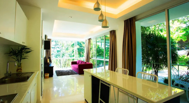 Люкс c 1 комнатой с балконом The Trees Club Resort