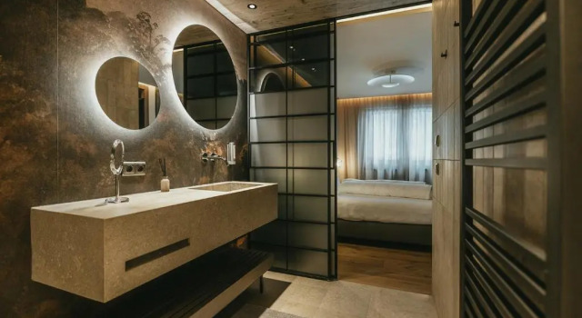 Апартаменты Deluxe The Black Eagle Luxury Appartements