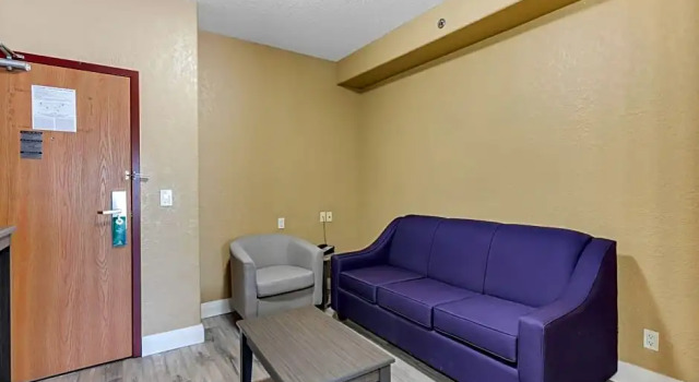Люкс Quality Inn & Suites