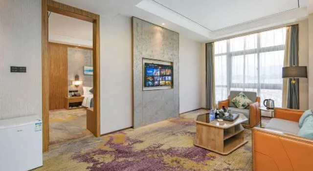 Suite Business Monarch Hotel