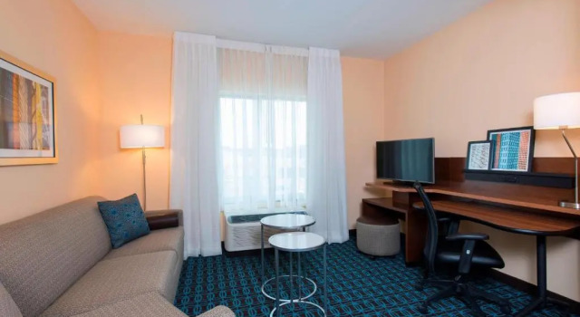 Люкс Fairfield Inn & Suites by Marriott Jackson Clinton