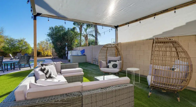 Heated Pool & Game Room: Family Home in Scottsdale, Забронировать Дом для отпуска Отели Скотсдейл с парковкой, Парковка