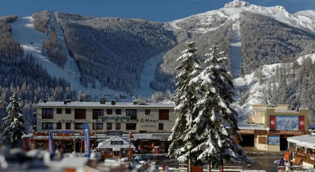 Четырёхместный номер Standard Hôtel Le Blainon