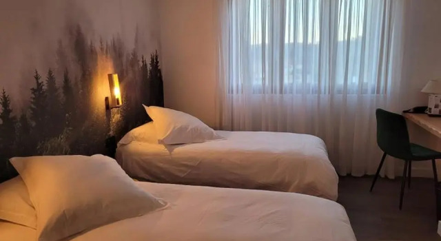 Двухместный номер Standard с видом на город Hotel Restaurant Les Glycines