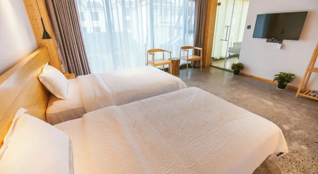 Двухместный номер Comfort с видом на горы Tianmen Boutique Hotel-Free pickup from Tianmenshan-English services-Near the Tianmen Cableway