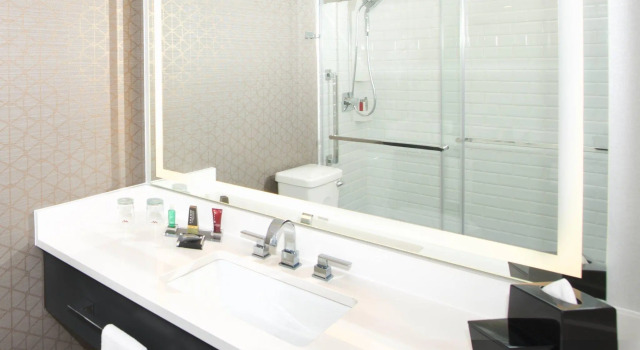 Четырёхместный номер Standard Seattle Airport Marriott