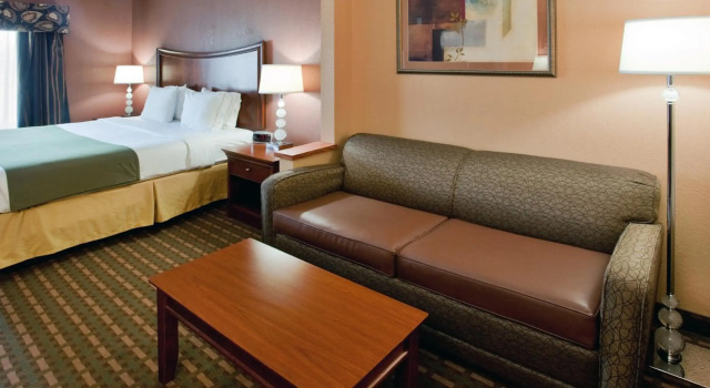 Holiday Inn Express & Suites Suffolk, Prenota Hotel Suffolk Virginia