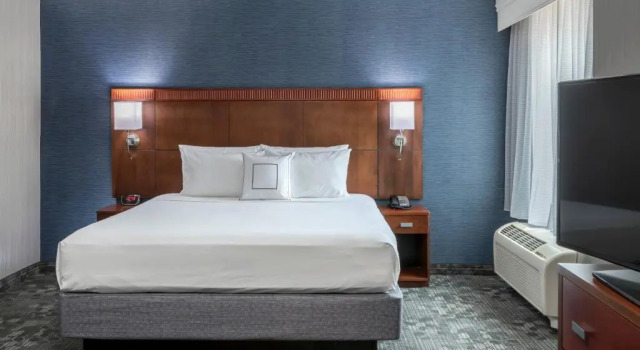 Люкс Courtyard by Marriott West Orange